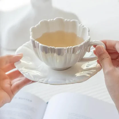 Luxury Glossy Petal Tea Set - Image 3
